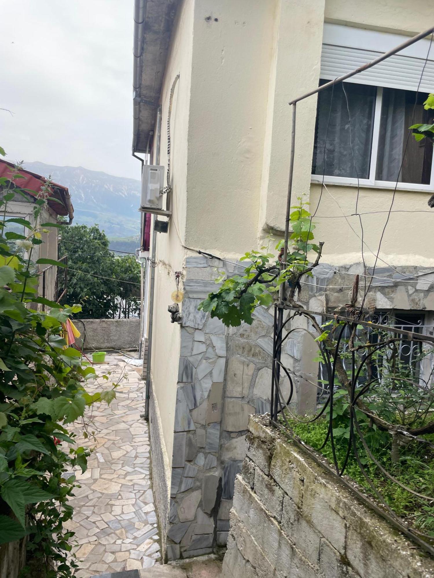 Hotel Bazzar 2 à Gjirokastër Extérieur photo